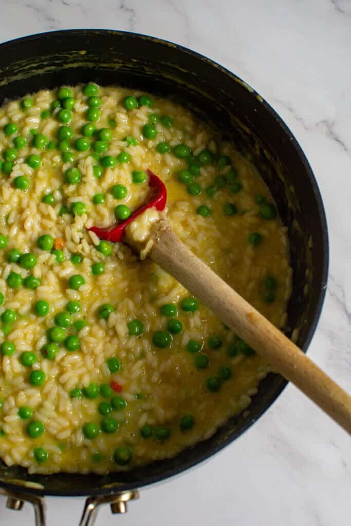 pea risotto in a scanpan pan